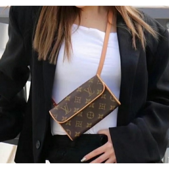 Authentic Louis Vuitton Florentine pochette - Picture 11 of 15